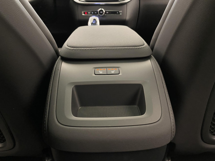 Volvo XC90 B5 AWD BLACK EDITION PLUS 7