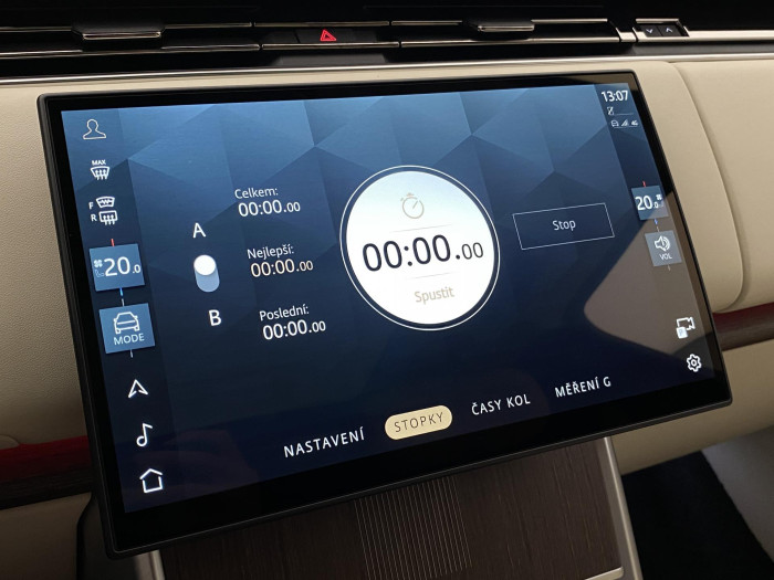 Land Rover Range Rover P550e AUTOBIOGRAPHY SWB