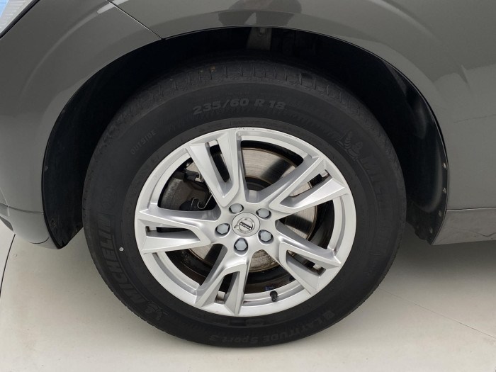 Volvo XC60 T5 AWD MOMENTUM AUT CZ 2.0 Momentum