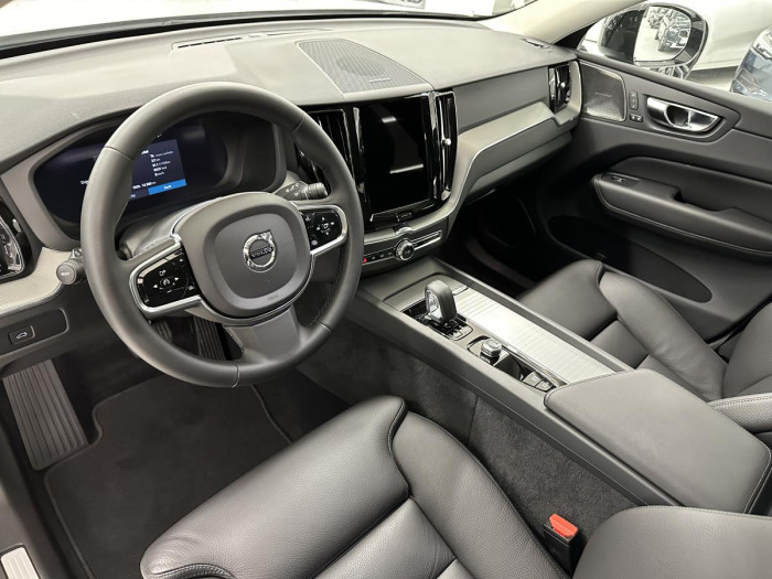 Volvo XC60 B4 AWD PLUS DARK REZERVACE 2.0 Plus