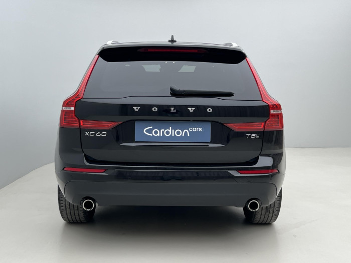 Volvo XC60 T5 AWD MOMENTUM PRO AUT CZ 2.0 Momentum