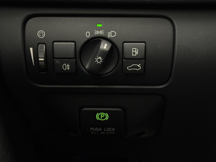 Volvo XC60 D5 AWD MOMENTUM AUT CZ 2.4 d Momentum