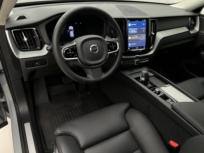 Volvo XC60 B4 AWD PLUS DARK AUT 1.maj.