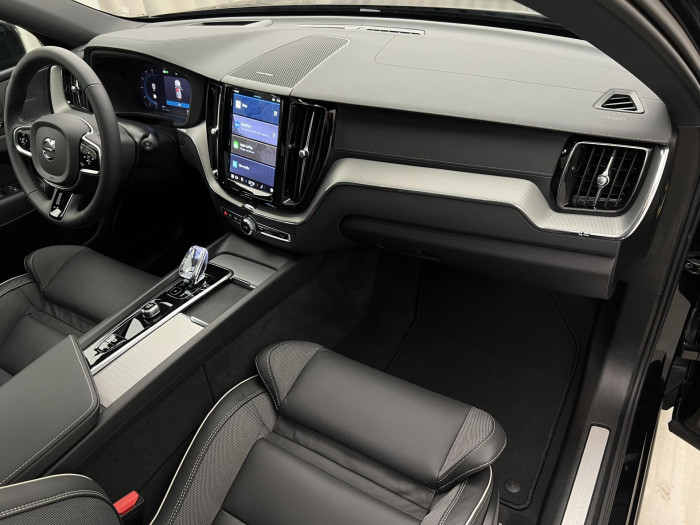 Volvo XC60 T6 AWD RECHARGE BLACK EDITION 2.0 Edition