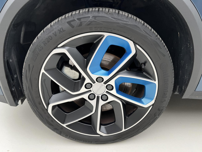 Lynk & Co 01 PHEV DCT 1.maj.