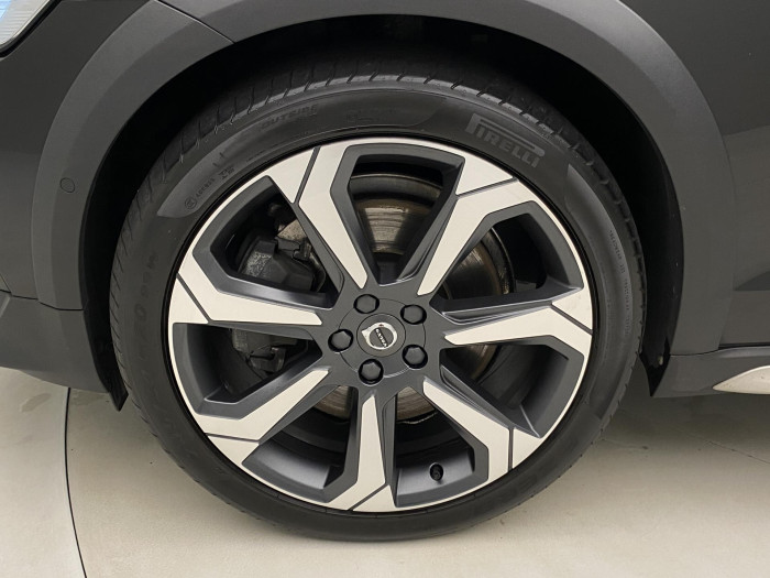 Volvo V60 CC B5 AWD MOMENTUM REZERVACE 2.0 CC CC Momentum
