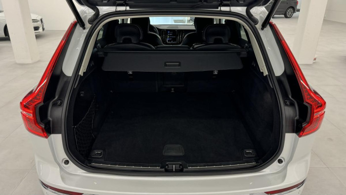 Volvo XC60 B5 AWD INSCRIPTION REZERVACE