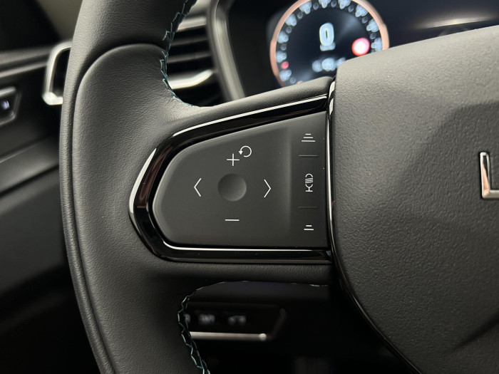 Lynk & Co 01 PHEV DCT 1.maj.