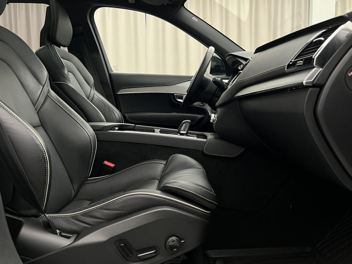 Volvo XC90 B5 AWD R-DESIGN 7MÍSTNÁ AUT