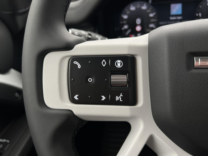 Land Rover Defender 110 D200 S AWD Aut REZERVACE 3.0 d