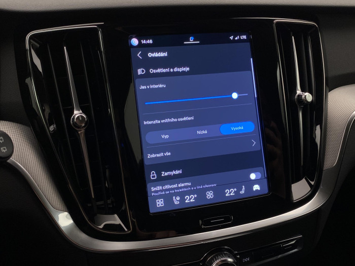 Volvo V60 B4 DARK PLUS AUT CZ