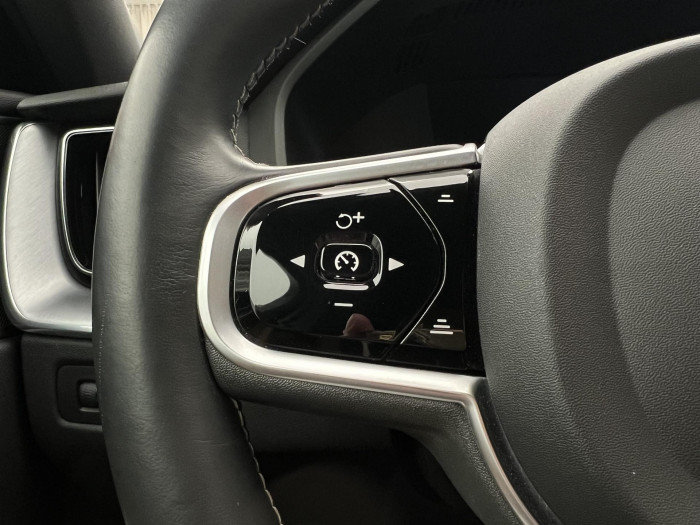 Volvo XC60 T5 AWD MOMENTUM PRO AUT 2.0 Momentum