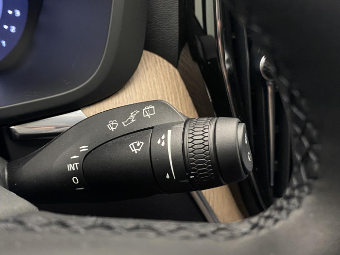 Volvo XC60 B5 AWD AUT DARK PLUS