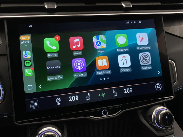 Lynk & Co 01 PHEV DCT AUT 1.maj