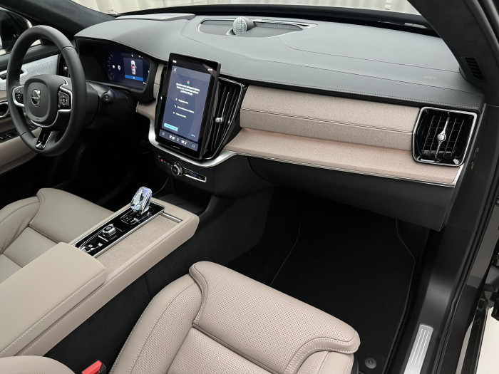 Volvo XC90 B5 AWD DARK ULTRA AUT