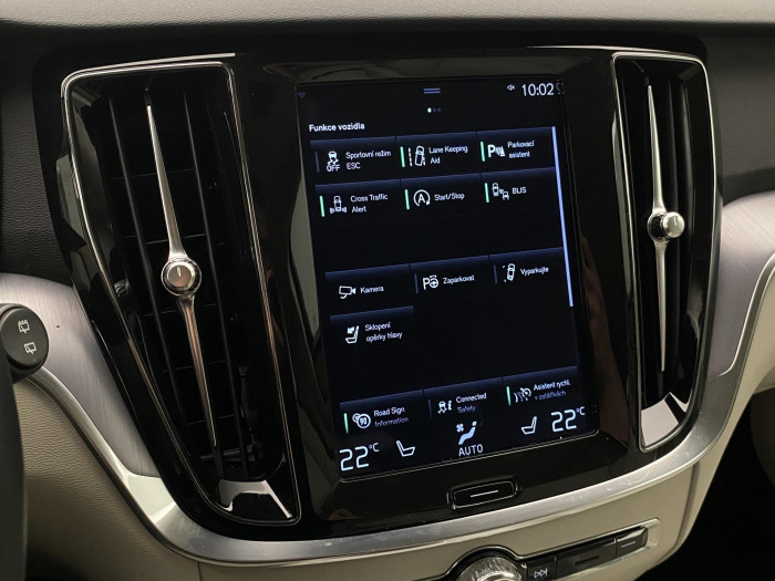 Volvo V60 D3 MOMENTUM PRO REZERVACE 2.0 d Momentum