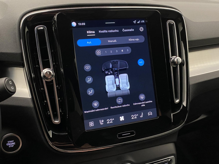 Volvo XC40 B3 AUT PLUS BLACK EDITION