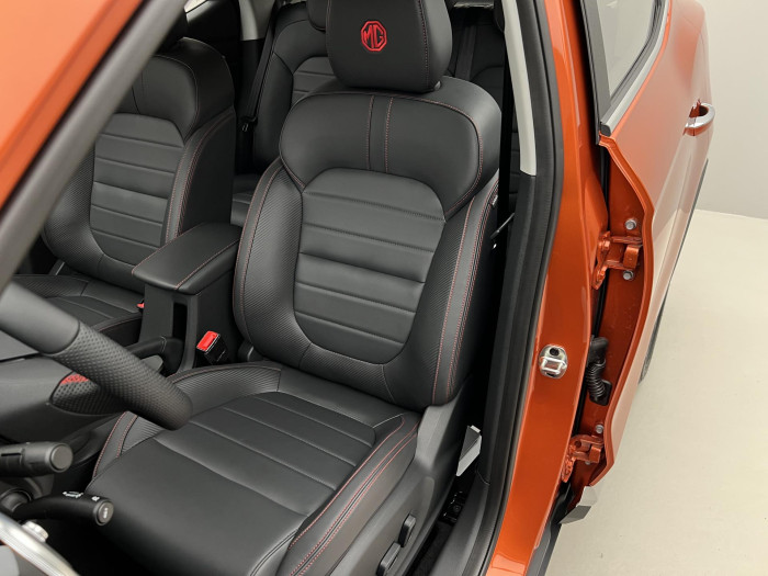 MG ZS EMOTION PLUS 1.5DVVT MAN