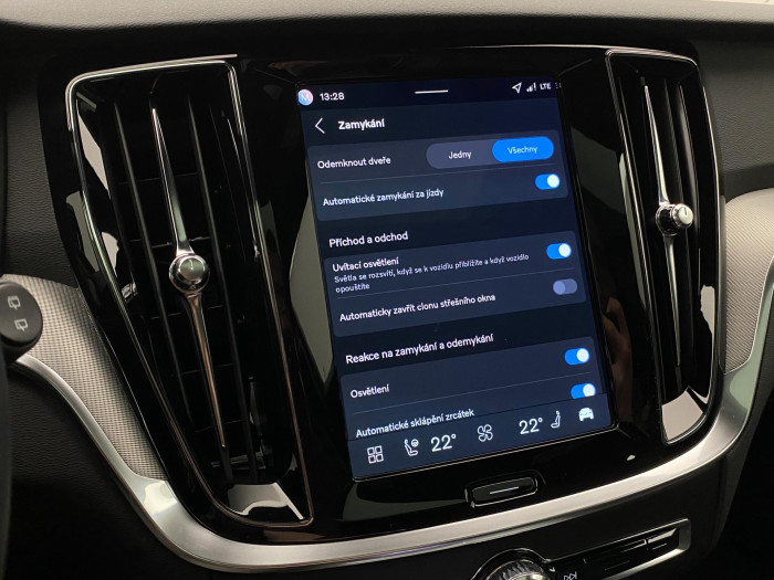 Volvo V60 B4 AUT DARK PLUS