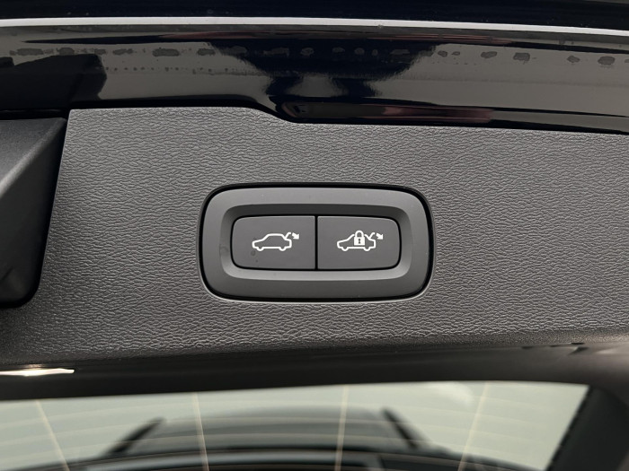 Volvo V60 B4 DARK ULTRA AUT