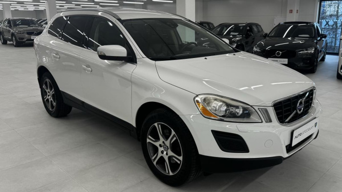 Volvo XC60 D5 AWD SUMMUM REZERVACE 2.4 d Summum