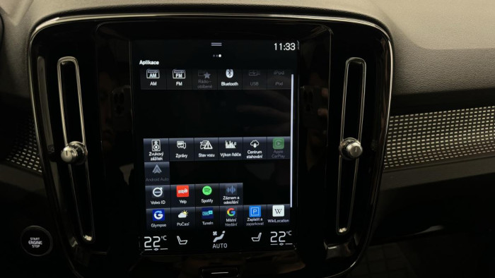 Volvo XC40 T4 R-DESIGN REZERVACE
