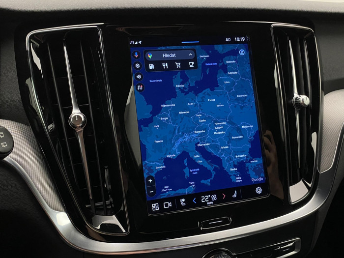 Volvo V60 B4 DARK PLUS AUT CZ