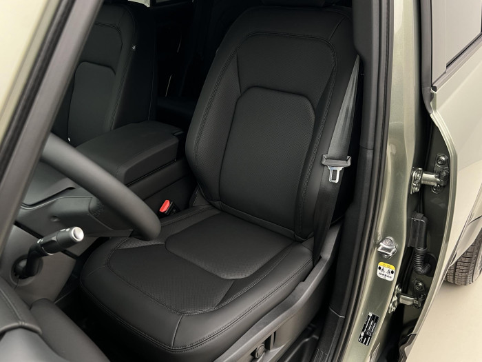 Land Rover Defender 110 D250 X-DYNAMIC SE AWD AUT 3.0 d Dynamic SE