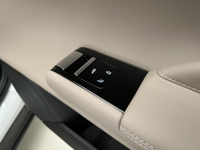 Volvo ES90 PURE ELECTRIC ULTRA