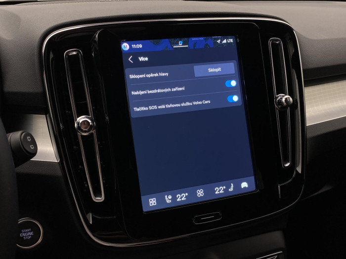 Volvo XC40 B3 DARK PLUS AUT CZ