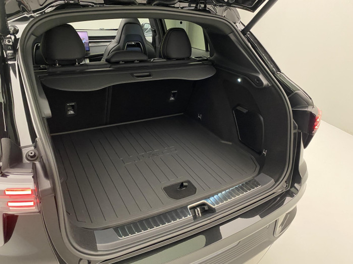 Lynk & Co 01 01 MORE PHEV