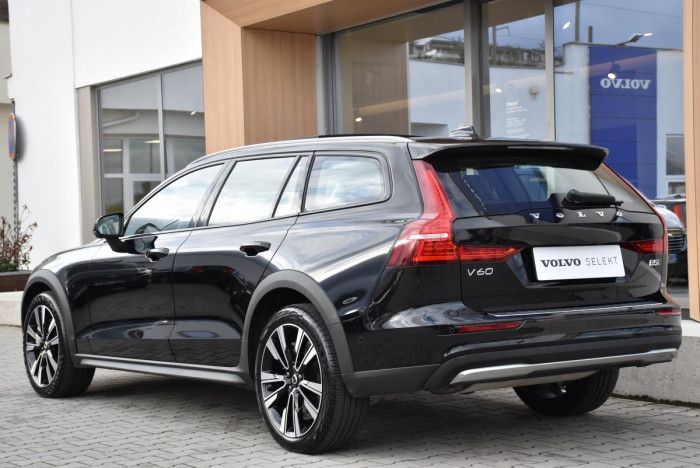 Volvo V60 CC B5 AWD ULTIMATE REZERVACE 2.0 CC CC
