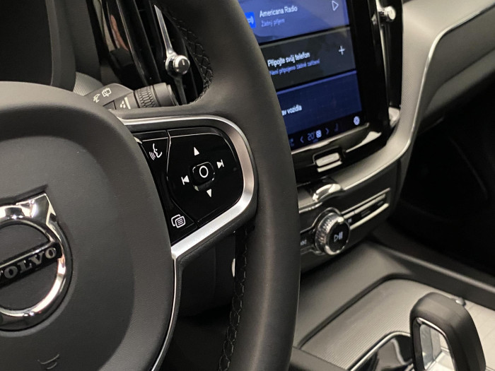 Volvo XC60 B4 PLUS DARK AUT 1.maj