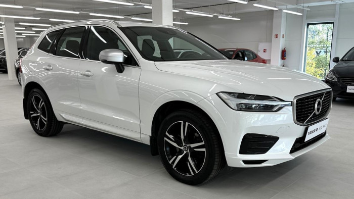 Volvo XC60 D5 AWD R-DESIGN AUT REZERVACE 2.0 d