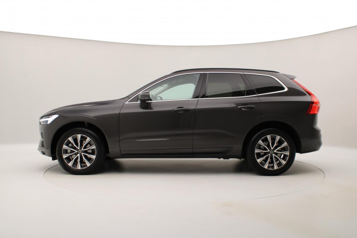 Volvo XC60 B4 MOMENTUM AUT REZERVACE 2.0 Momentum