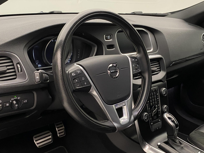 Volvo V40 T3 R-DESIGN AUT