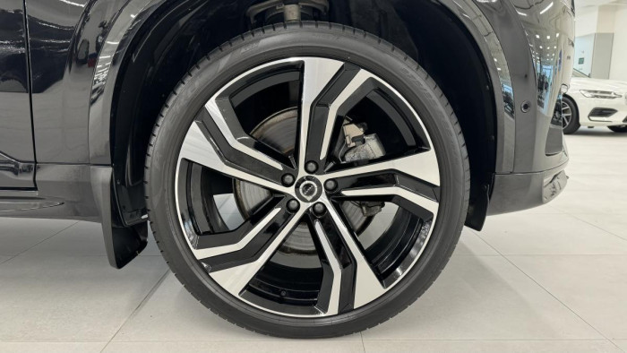 Volvo XC90 B5 AWD ULTIMATE REZERVACE