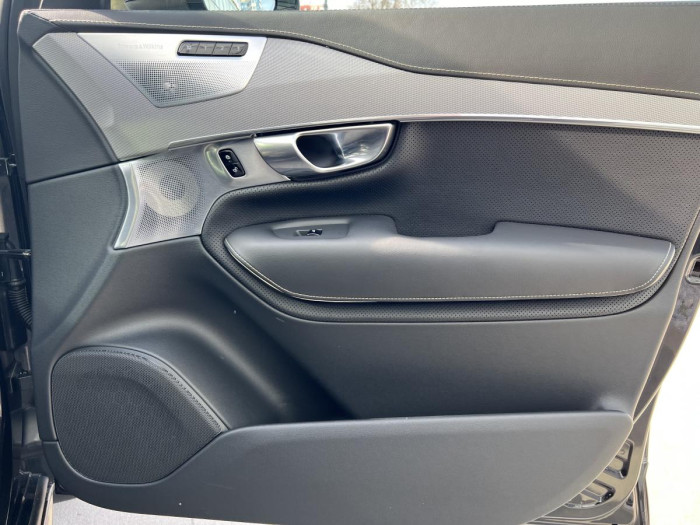 Volvo XC90 B5 AWD R-DESIGN 7 MÍSTNÁ Aut