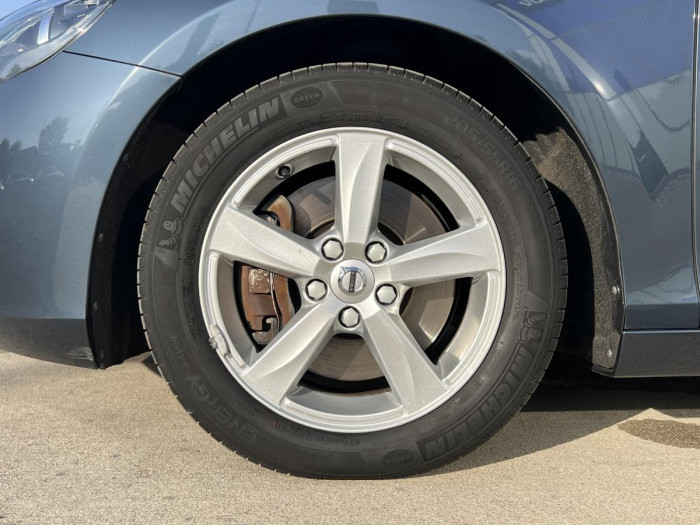 Volvo V40 D2 NAVIGACE Aut 1.maj. 2.0 d
