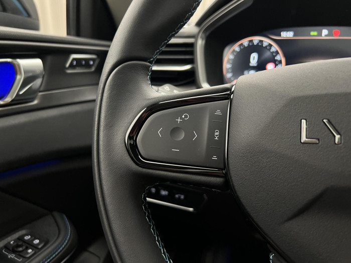 Lynk & Co 01 PHEV DCT AUT 1.maj.