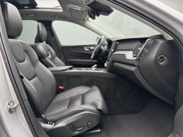 Volvo XC60 B6 AWD INSCRIPTION CZ