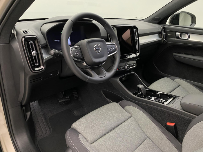 Volvo XC40 B3 AUT DARK PLUS