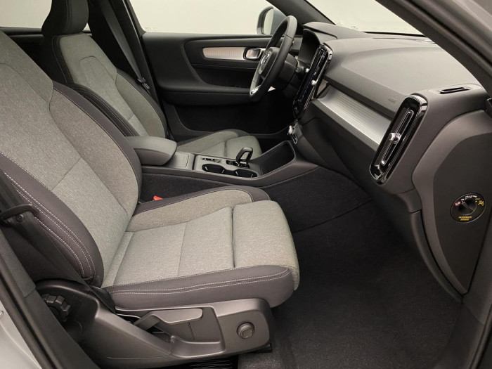 Volvo XC40 B4 PLUS AUT CZ 1.maj. 2.0 Plus