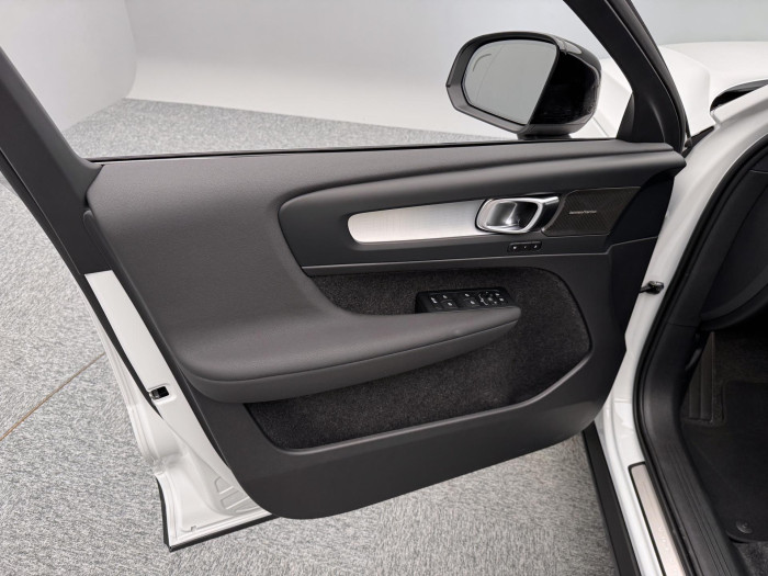 Volvo XC40 B3 AUT DARK PLUS