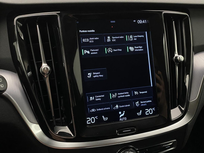 Volvo V60 D3 AWD MOMENTUM REZERVACE 2.0 d Momentum