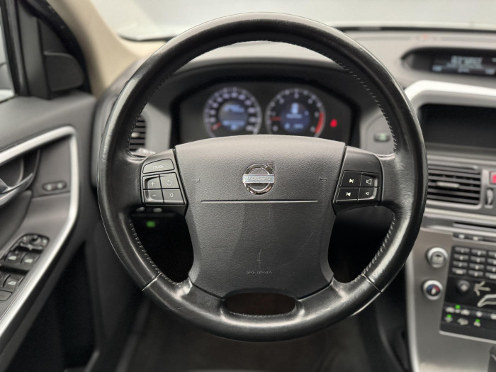 Volvo XC60 D5 AWD MOMENTUM AUT CZ 2.4 d Momentum