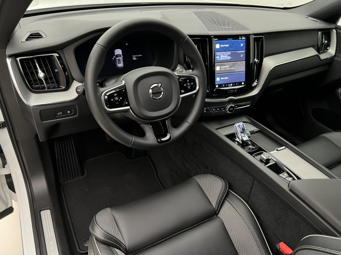 Volvo XC60 T6 AWD RECHARGE PLUS DARK AUT