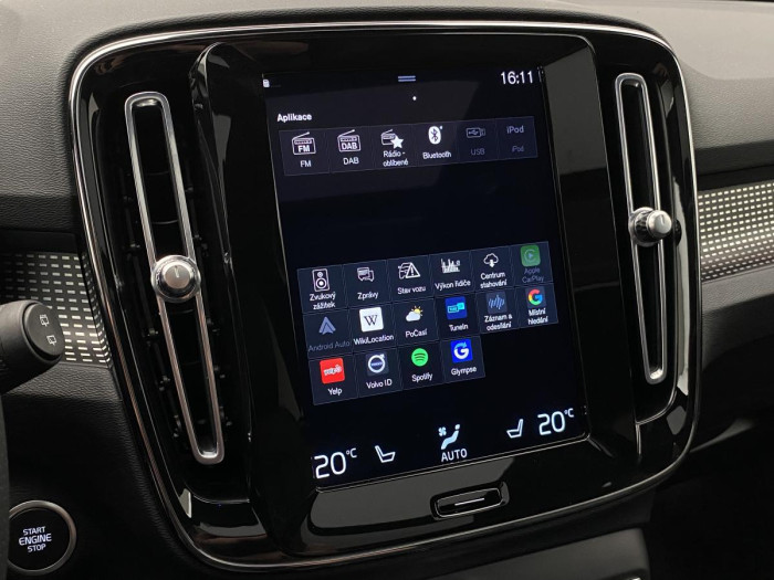 Volvo XC40 B5 AWD R-DESIGN AUT REZERVACE