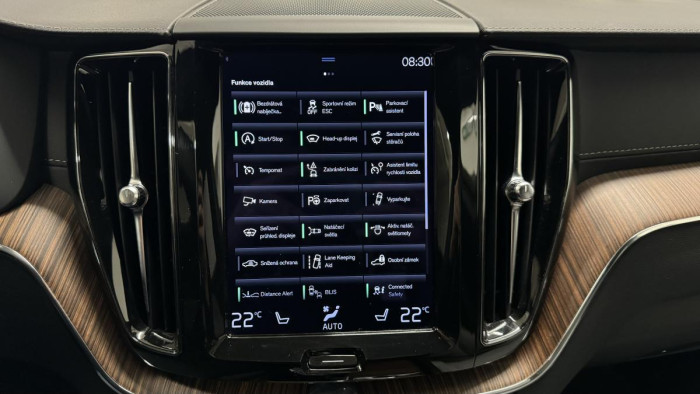 Volvo XC60 B6 AWD INSCRIPTION REZERVACE