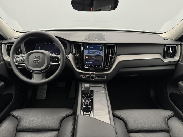 Volvo XC60 B4 AWD PLUS DARK AUT